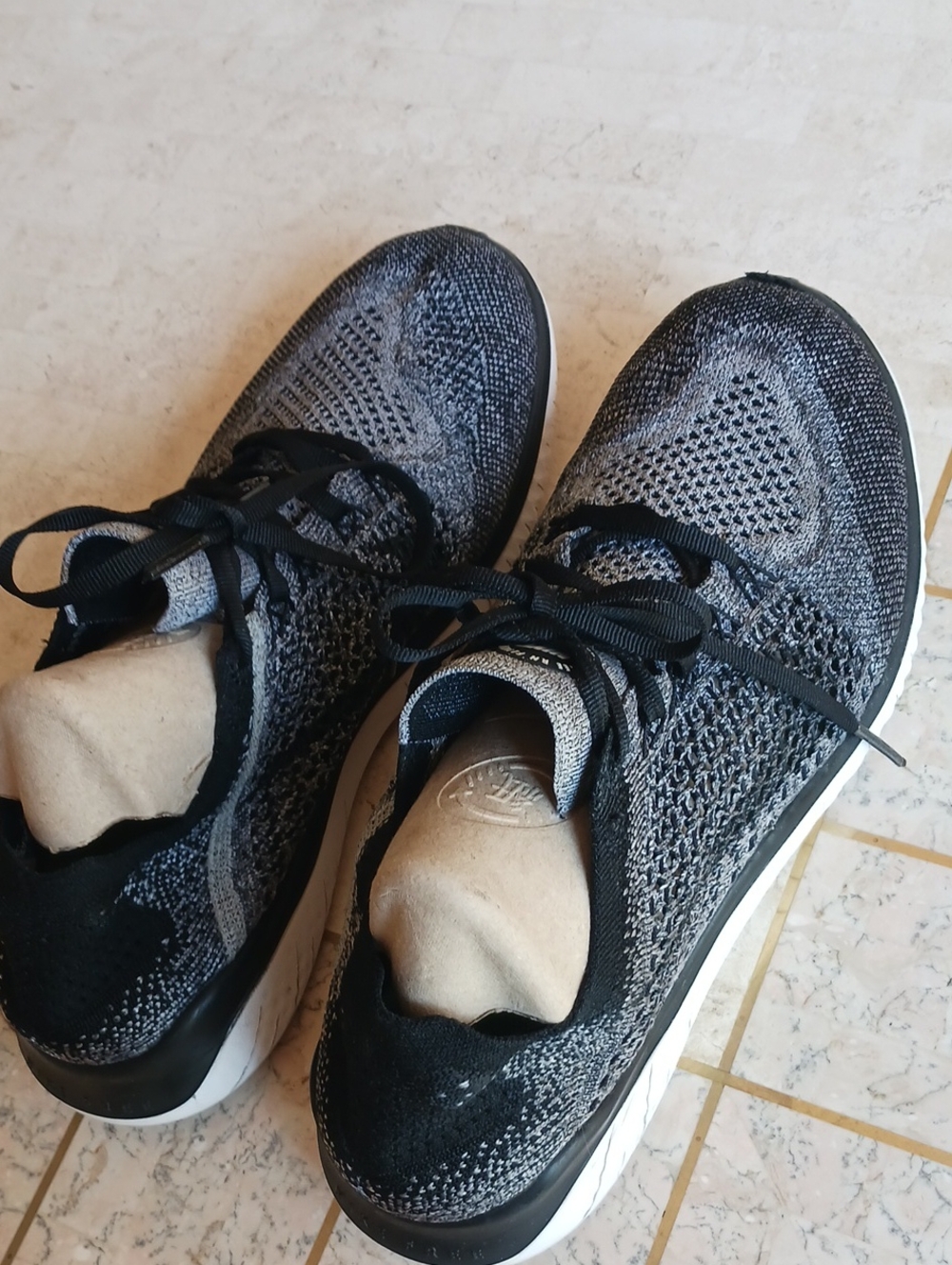 Nike-Women's Flyknit Running Shoes Sz 10,,black/white,exellent Cond.